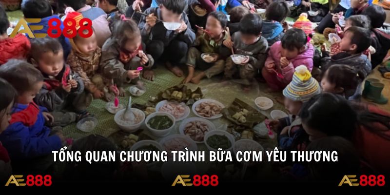 Những trái tim sẻ chia ấm áp qua bữa ăn miễn phí